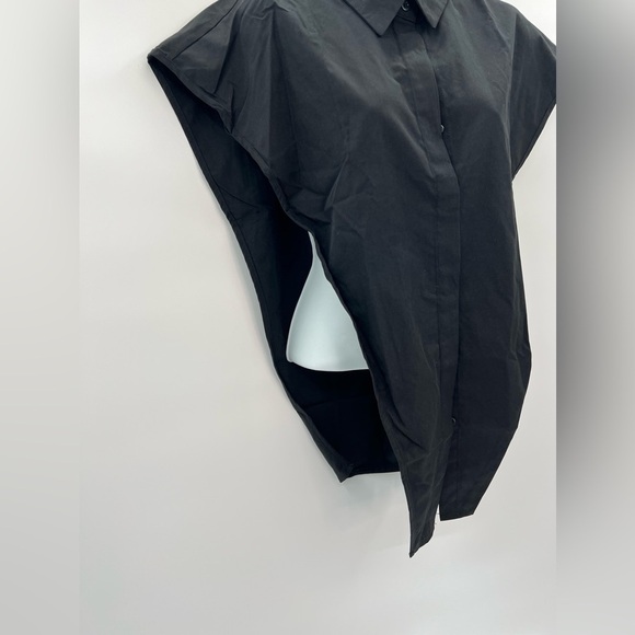 NWOT Sleeveless Open Side Button-Down Top – Black No Size Tag - Picture 3 of 8